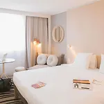 ノボテル ラック