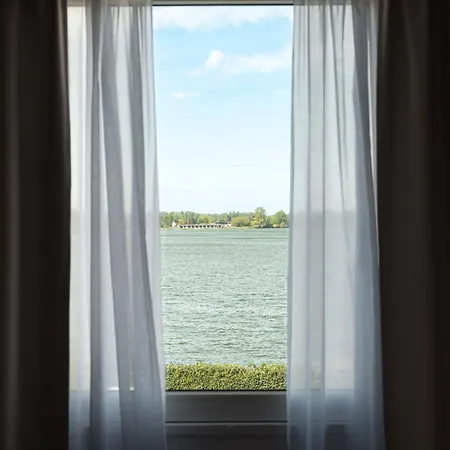 Novotel Hotel 4*