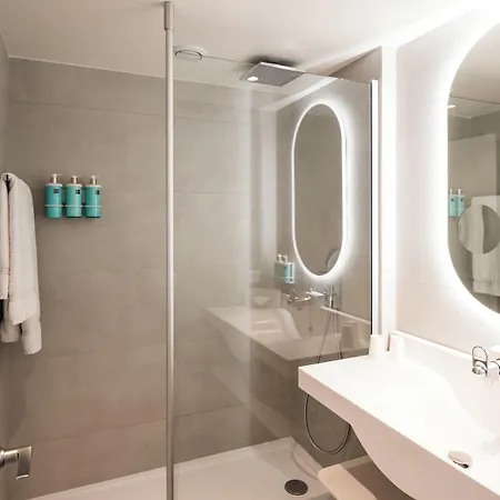 Отель Novotel